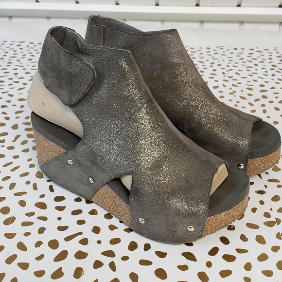 Volatile shimmer wrapped wedge back strap 8